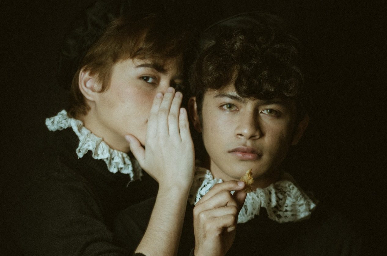 副業が会社にバレる3つの理由！特に同僚の密告に注意